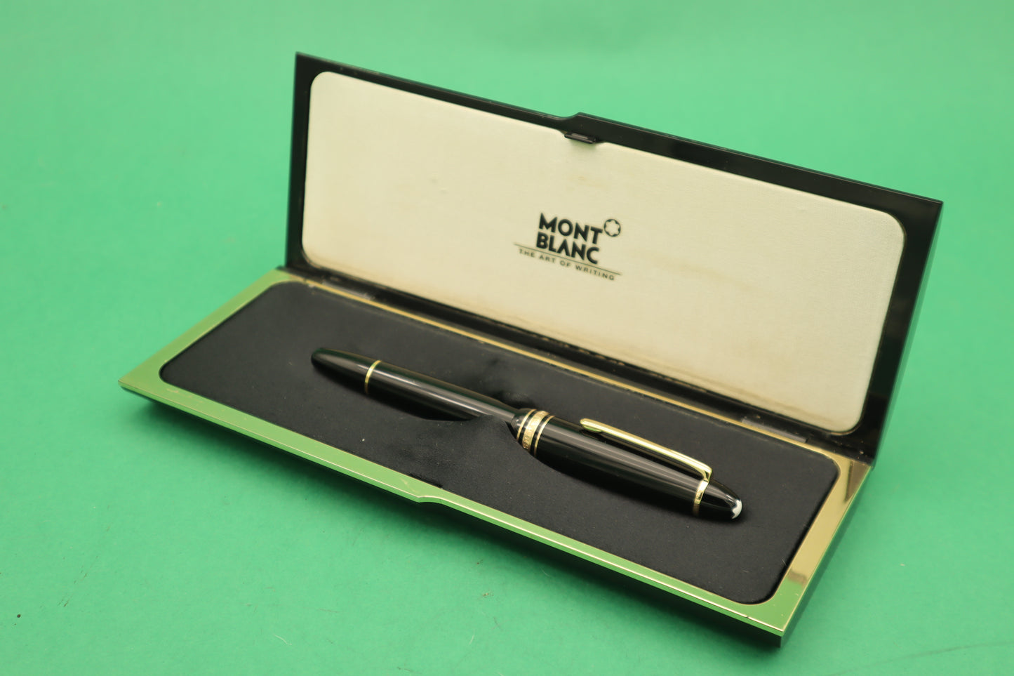 MONTBLANC 146 FOUNTAIN PEN NIB GOLD 14KT F Fine GRADE ORIGINAL BOX VINTAGE 1990’s