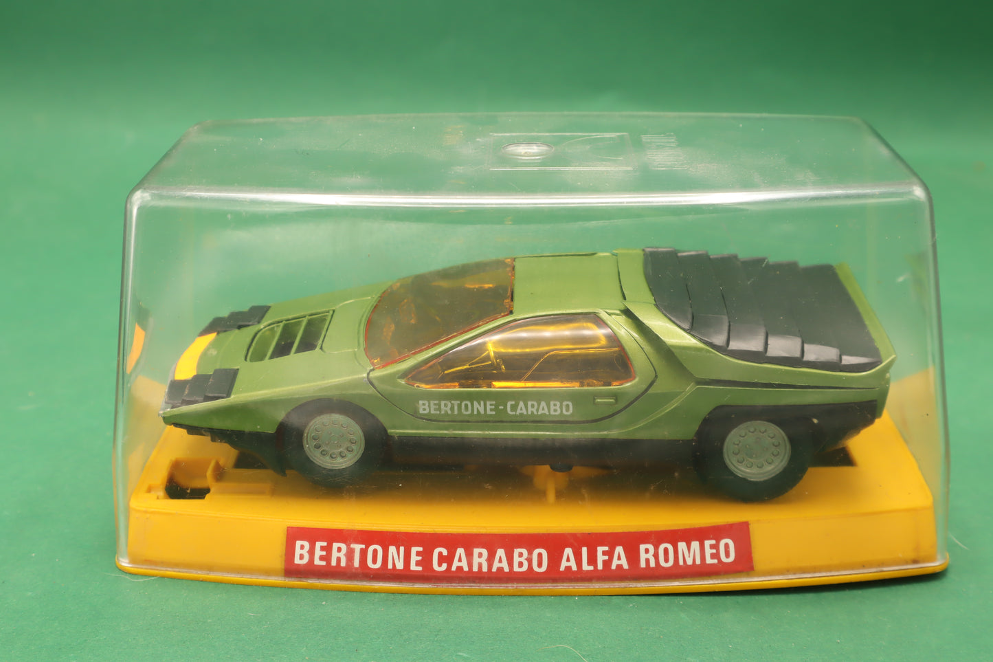 Vintage ALFA ROMEO BERTONE CARABO S592 POLITOYS SCALA 1:25 Raro