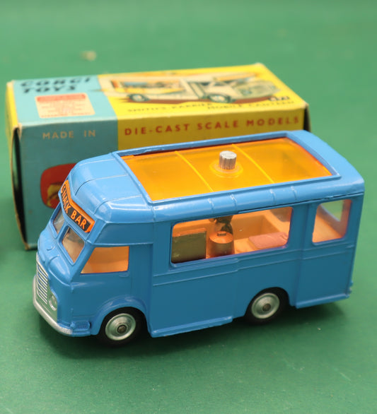 CORGI TOYS - 471 - Smiths Karrier Mobile Canteen van -Made in ENGLAND-  1/43 Anni 60